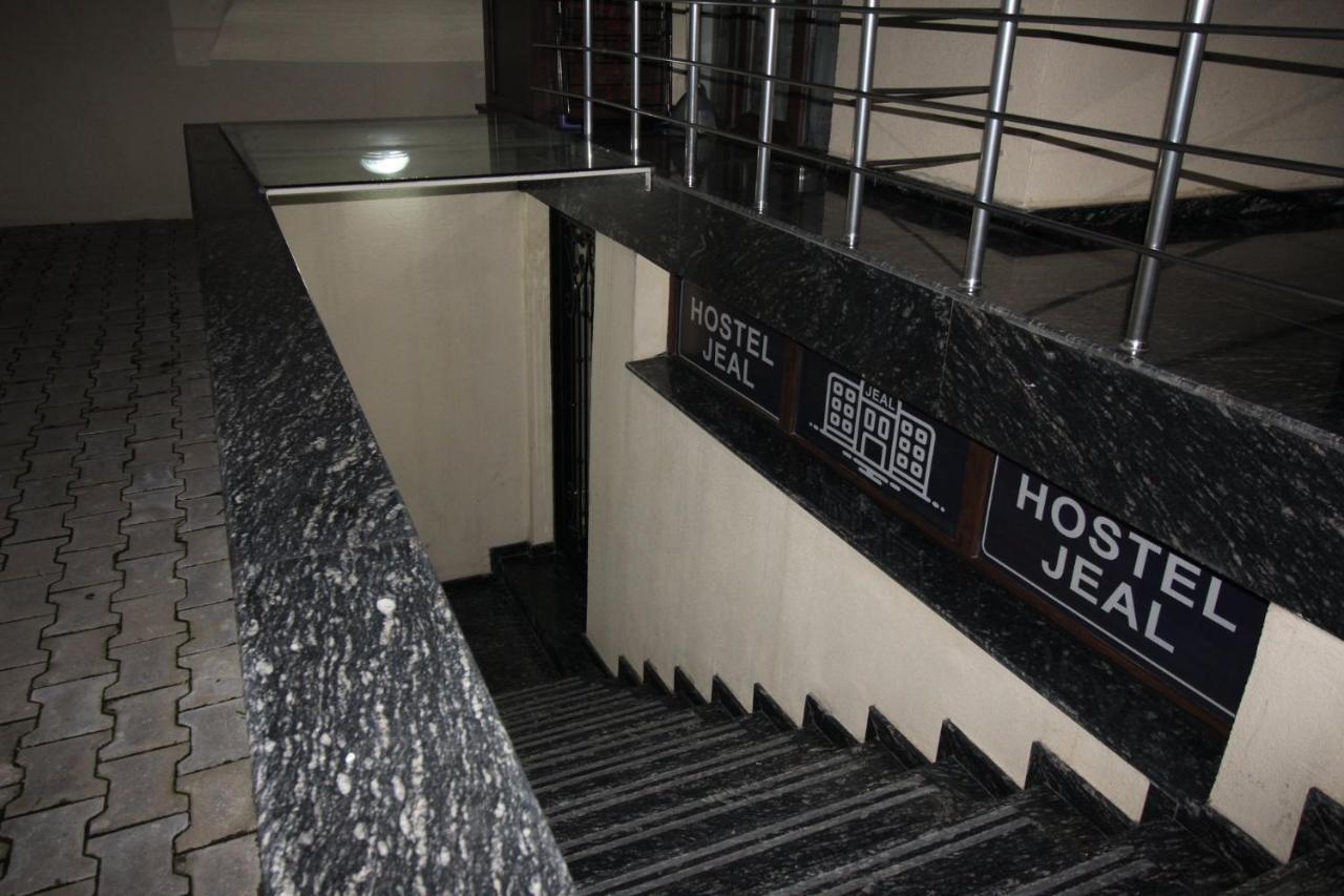 Hostel Jeal Batumi Exterior photo