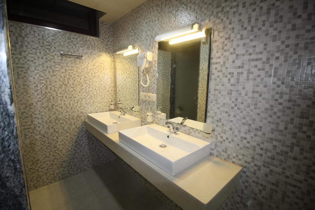 Hostel Jeal Batumi Exterior photo
