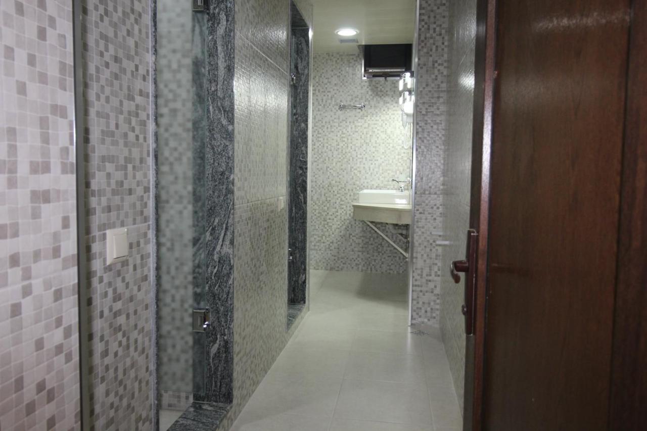Hostel Jeal Batumi Exterior photo